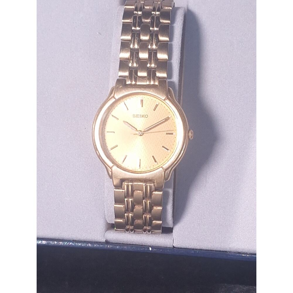 Seiko V701-2B60 Quartz Dress Watch Linen Look Dial Gold Tone Original Bracelet - Picture 2 of 10